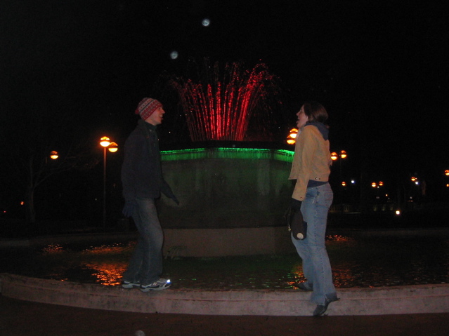 An attempt to use high tech visual illusions to "lick" the fountain :)