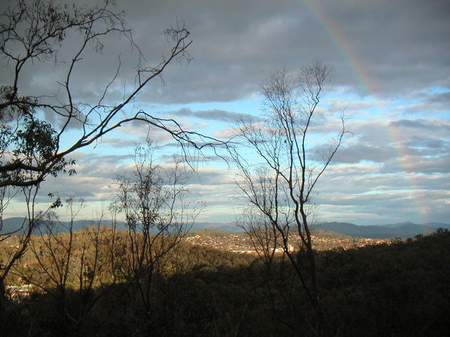 Wo-DONG-a!  a rainbow!  (on our way back to town).