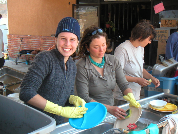 There were also always lots of dishes to be washed!  Here are Erin and Kimber (who was from Seattle).