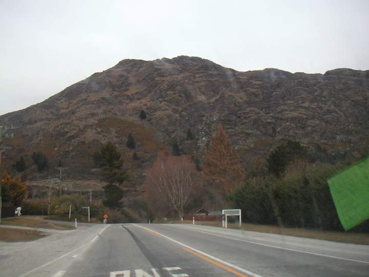 On Friday evening I drove to Queenstown with a friend.  We decided to go at around 5pm, called hostels until we found one that had vacant beds, threw some clothes in the car, and set off around 6!  This is just a taste of the scenery to come...